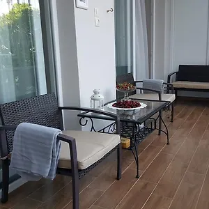 https://royal-seaside-apartment.batumihotels.net